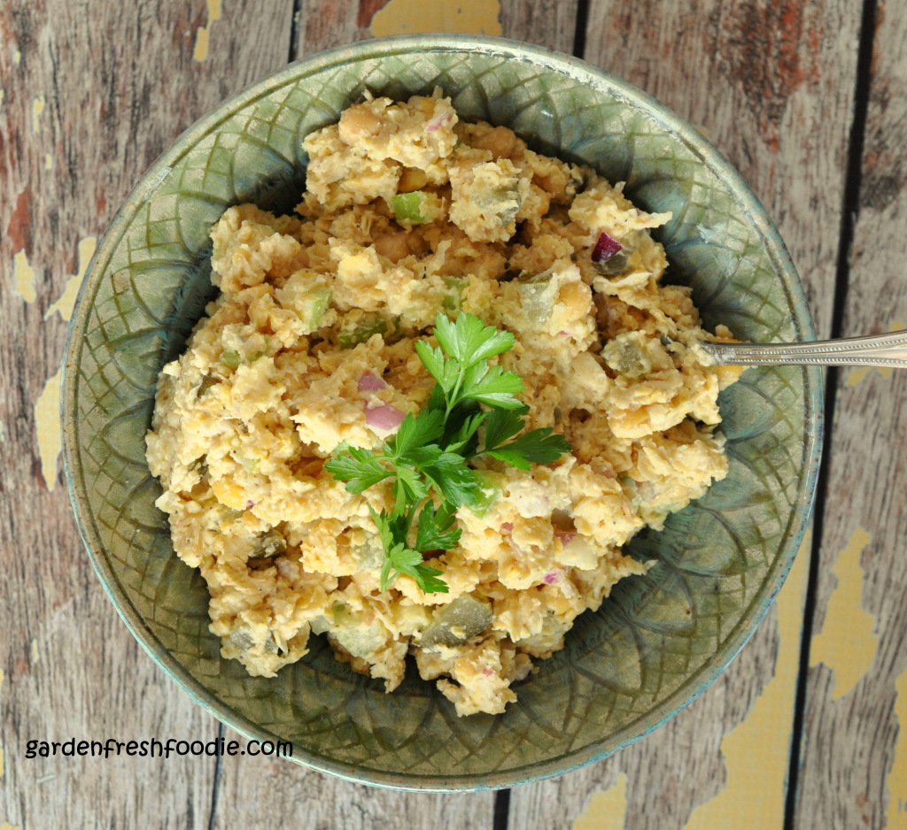 Tuna-less Chickpea salad