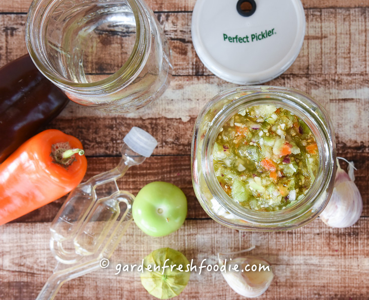 fermenting tomatillo salsa using the perfect pickler